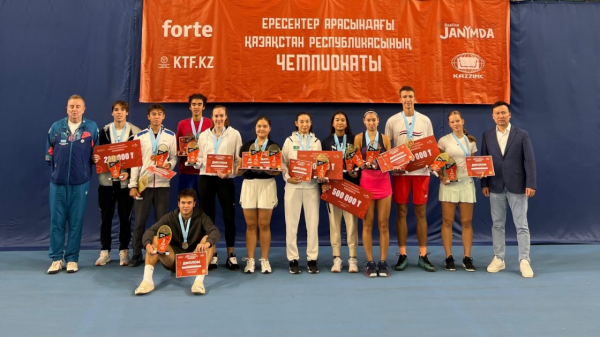 Ломакин и Кенжибаева стали чемпионами РК по теннису