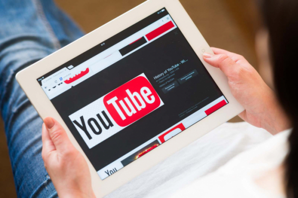 Скрывать видео при включенной блокировке рекламы будет YouTube