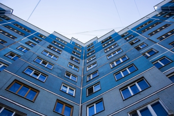 Женщина выбросила троих детей с девятого этажа в Узбекистане