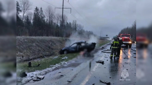 От легковушки ничего не осталось: жуткие кадры с места лобового столкновения иномарки и большегруза 27/04/2026 &ndash; Новости