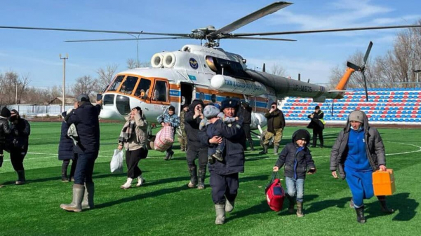 Кыргызстан отправит гуманитарную помощь Казахстану из-за ЧС с весенними паводками