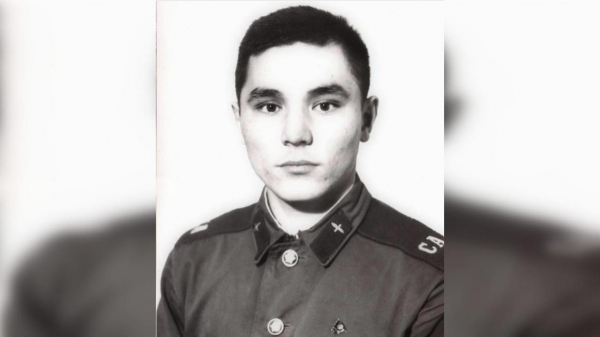 "Красивый мужчина": экс-министр Ермек Маржикпаев показал свои фото в молодости