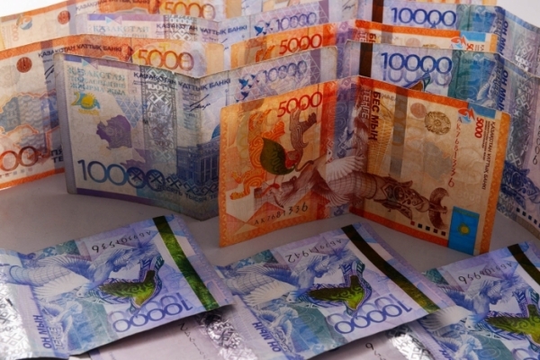 824,3 миллиарда тенге в виде пенсий выплачено с начала года в Казахстане