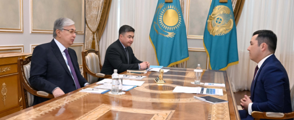 Токаев принял управляющего МФЦА Рената Бектурова