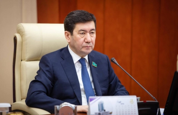 Свой невыход к бастующим нефтяникам прокомментировал спикер мажилиса Кошанов
